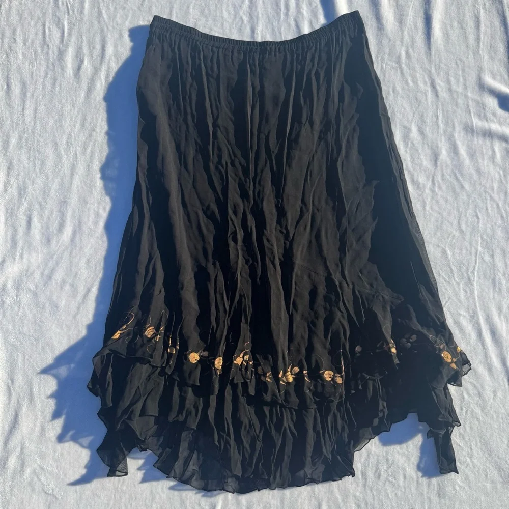 Vintage 90s Black grunge flowy midi fairy skirt with gold floral details - Picture 4 of 7